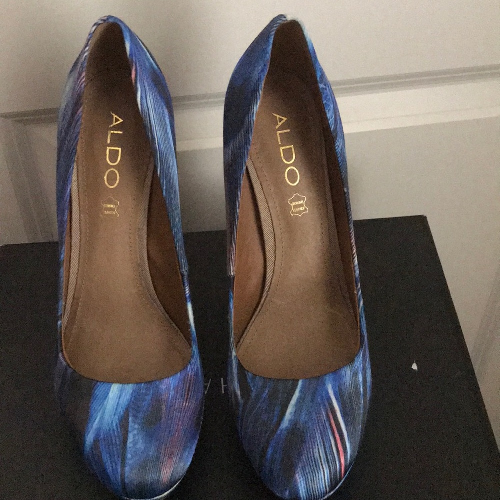 Mutii-colored Aldo pumps